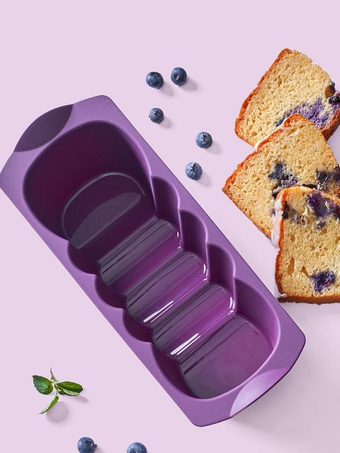 Tupperware Silicone Loaf Form Free shipping